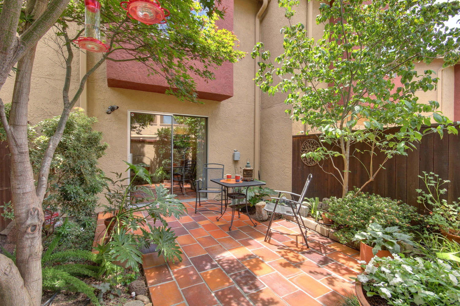 Dunnigan Realtors Downtown 2 Bedrooms, Condominium, Sold Listings, Q Street, 2 Bathrooms, Listing ID 1096, Sacramento, Sacramento, California, United States, 95811,