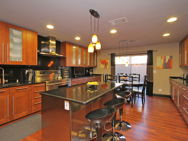 Dunnigan Realtors Downtown 2 Bedrooms, Condominium, Sold Listings, Q Street, Listing ID 1010, Sacramento, Sacramento, California, United States, 95811,