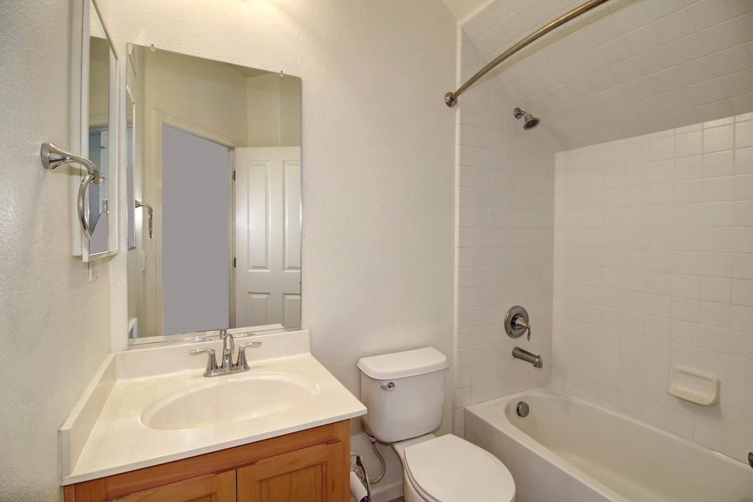 Dunnigan Realtors 2 Bedrooms, Condominium, Sold Listings, Whimsical, 2 Bathrooms, Listing ID 1156, Sacramento, Sacramento, California, United States, 95835,