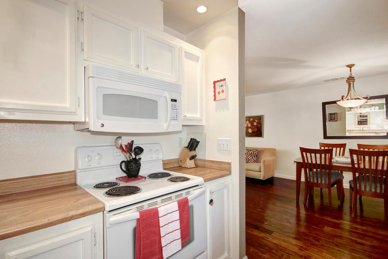 Dunnigan Realtors Downtown 3 Bedrooms, Condominium, Sold Listings, Q Street, 2 Bathrooms, Listing ID 1159, Sacramento, Sacramento, California, United States, 95811,