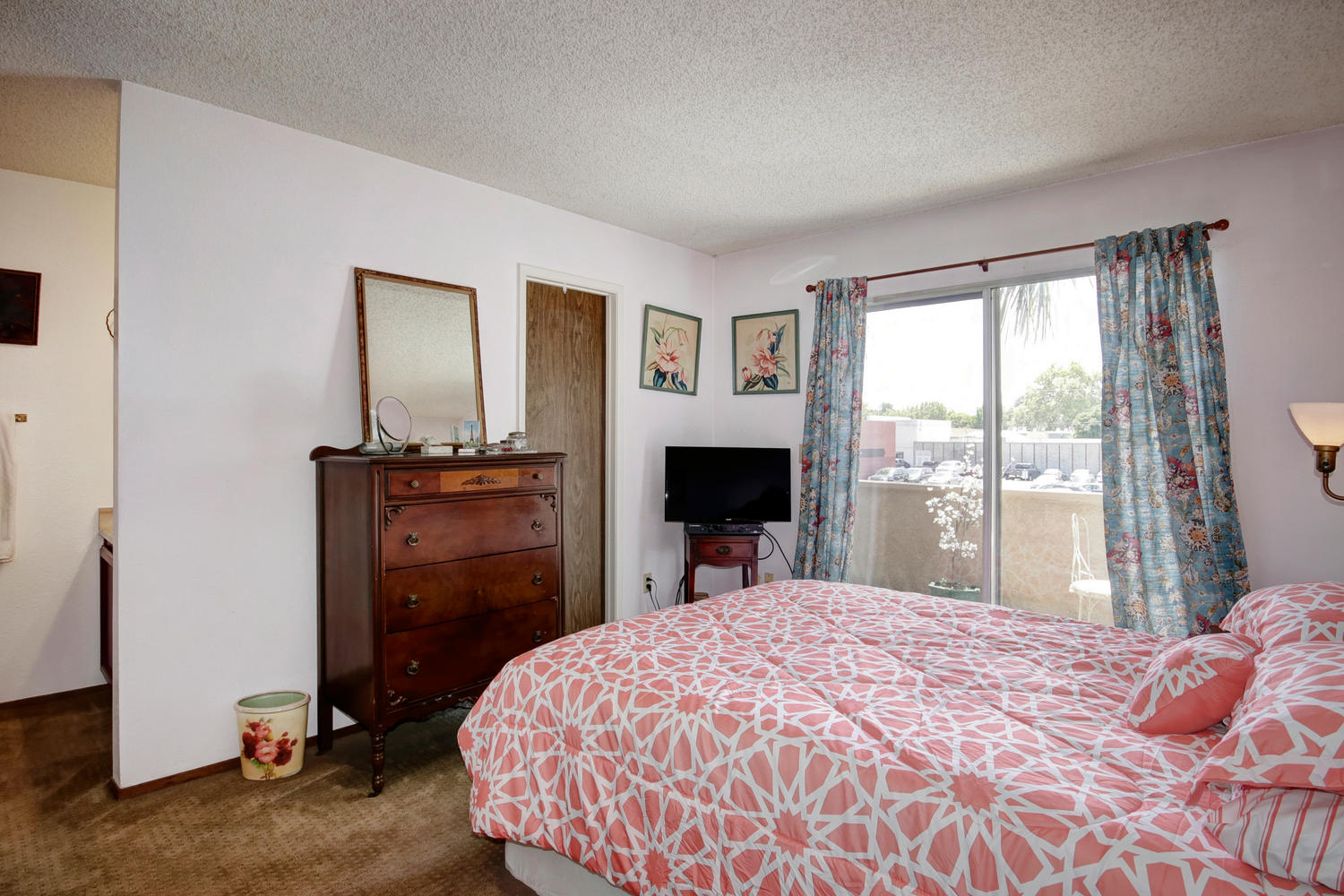 Dunnigan Realtors Downtown 3 Bedrooms, Condominium, Sold Listings, Q Street, 2 Bathrooms, Listing ID 1159, Sacramento, Sacramento, California, United States, 95811,