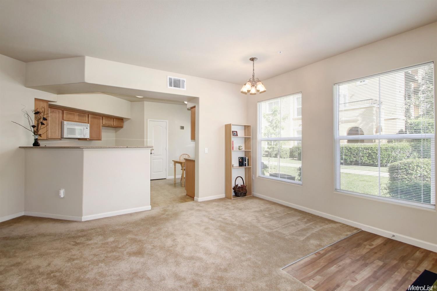 Dunnigan Realtors 2 Bedrooms, Condominium, Sold Listings, Riva Drive, 2 Bathrooms, Listing ID 1164, West Sacramento, Yolo, California, United States, 95691,