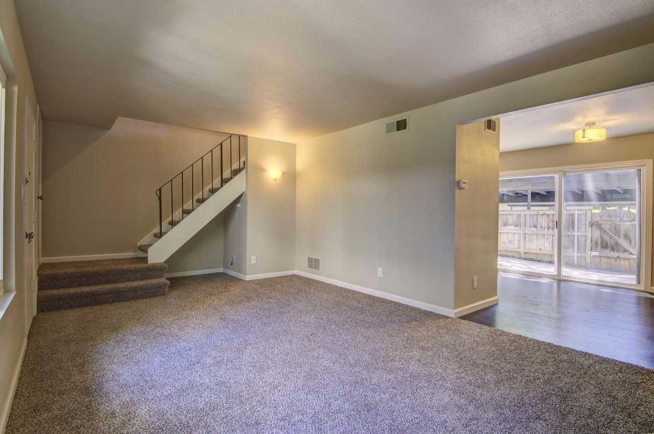 Dunnigan Realtors 3 Bedrooms, Condominium, Sold Listings, Salmon Falls Dr, 2 Bathrooms, Listing ID 1167, Sacramento, Sacramento, California, United States, 95826,