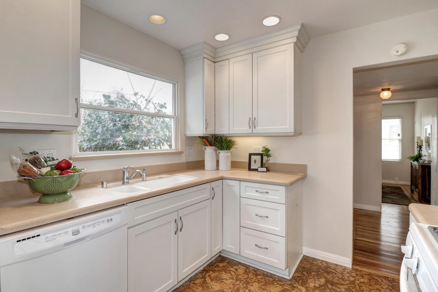 Dunnigan Realtors East Sac 2 Bedrooms, Single Family Home, Active Listings, 61st, 1 Bathrooms, Listing ID 1181, Sacramento, Sacramento, California, United States, 95820,