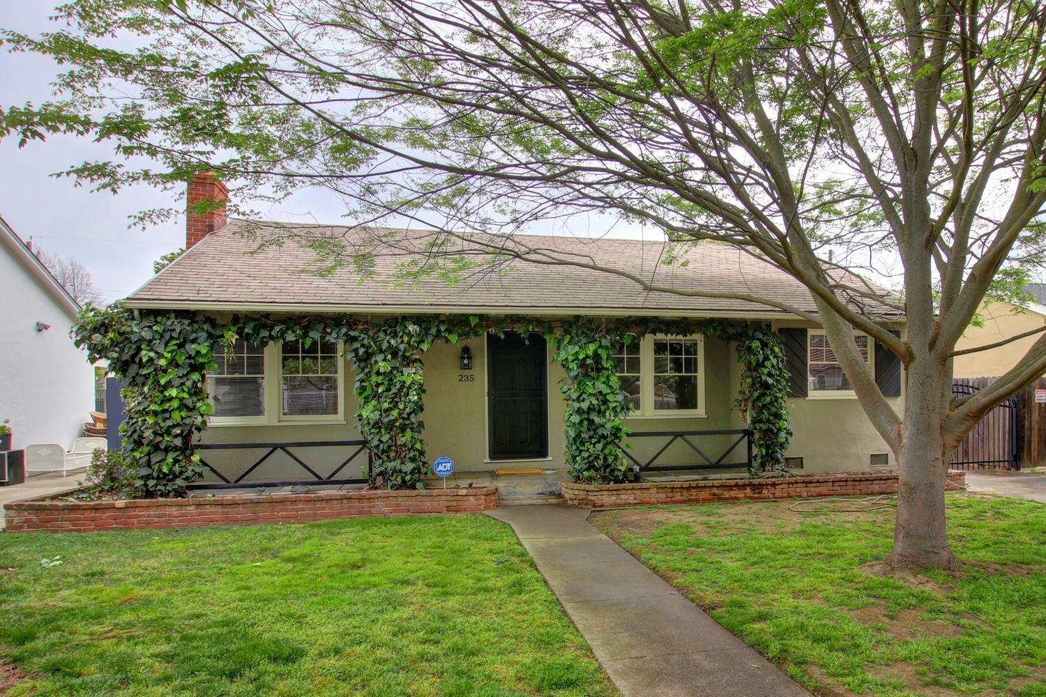 Dunnigan Realtors East Sac 235 39th St, Sacramento, California, United States 95816,3 Bedrooms Bedrooms,1 BathroomBathrooms, Single Family Home,39th St,1192