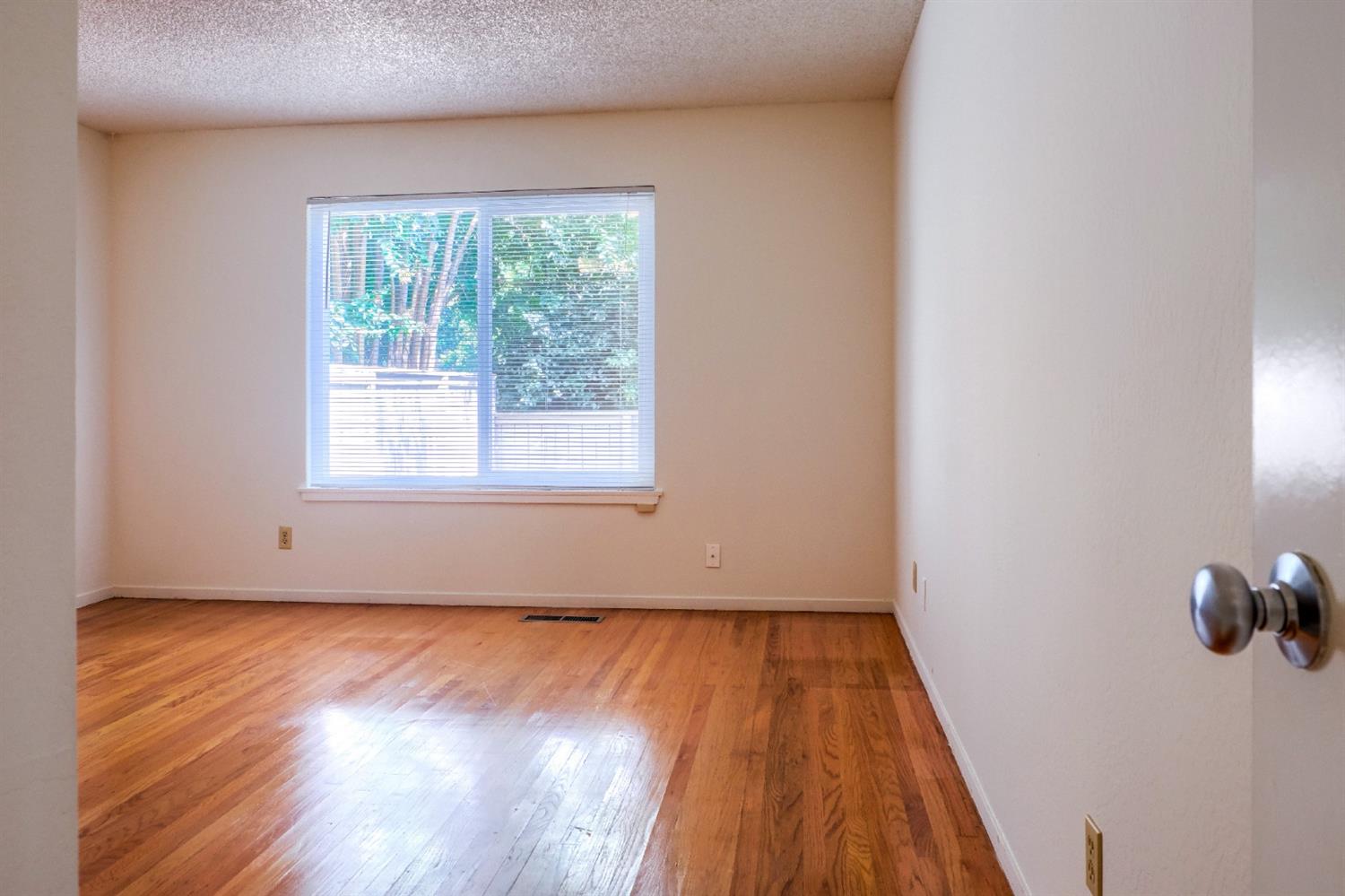 Dunnigan Realtors, 636 Commons Drive, Sacramento, California, United States 95825, ,2 BathroomsBathrooms,Condominium,Sold Listings,Campus Commons,Commons Drive,1214