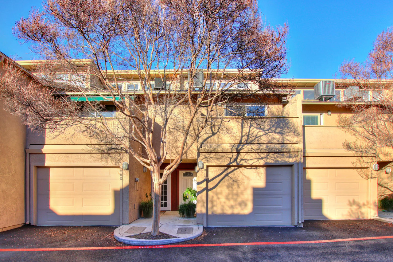 Dunnigan Realtors, Downtown, 912 Q Street, Sacramento, Sacramento, California, United States 95811, 2 Bedrooms Bedrooms, ,1 BathroomBathrooms,Condominium,Active Listings,Q Street,1241