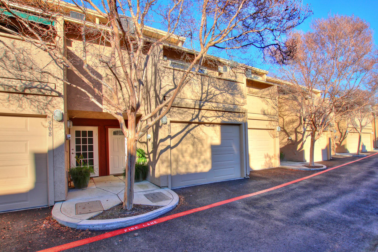 Dunnigan Realtors, Downtown, 912 Q Street, Sacramento, Sacramento, California, United States 95811, 2 Bedrooms Bedrooms, ,1 BathroomBathrooms,Condominium,Active Listings,Q Street,1241