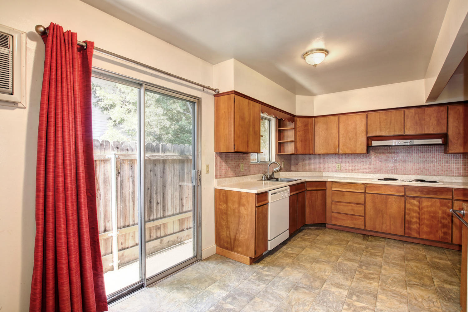 Dunnigan Realtors, East Sac, 1100 48th St, Sacramento, Sacramento, California, United States 95819, 2 Bedrooms Bedrooms, ,1 BathroomBathrooms,Single Family Home,Active Listings,48th St,1260