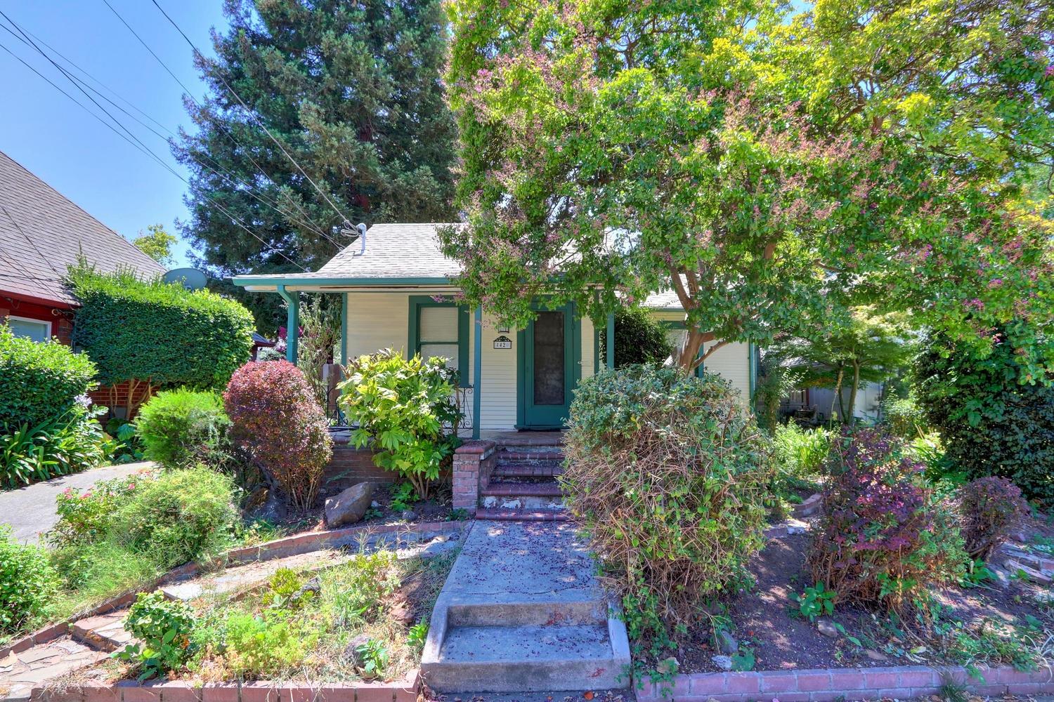 Dunnigan Realtors, East Sac,  4420 D Street, Sacramento, Sacramento, California, United States 95819, 2 Bedrooms Bedrooms, ,1 BathroomBathrooms,Single Family Home,Active Listings,D Street,1262