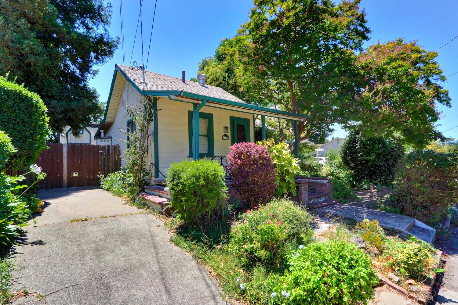 Dunnigan Realtors, East Sac,  4420 D Street, Sacramento, Sacramento, California, United States 95819, 2 Bedrooms Bedrooms, ,1 BathroomBathrooms,Single Family Home,Active Listings,D Street,1262