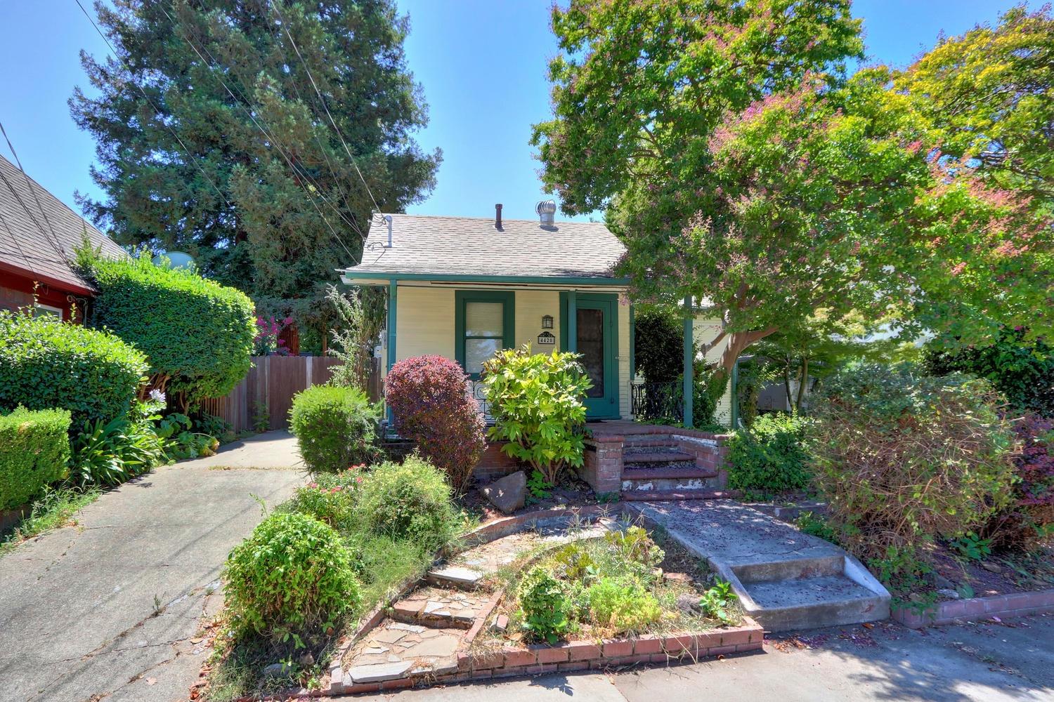 Dunnigan Realtors, East Sac,  4420 D Street, Sacramento, Sacramento, California, United States 95819, 2 Bedrooms Bedrooms, ,1 BathroomBathrooms,Single Family Home,Active Listings,D Street,1262