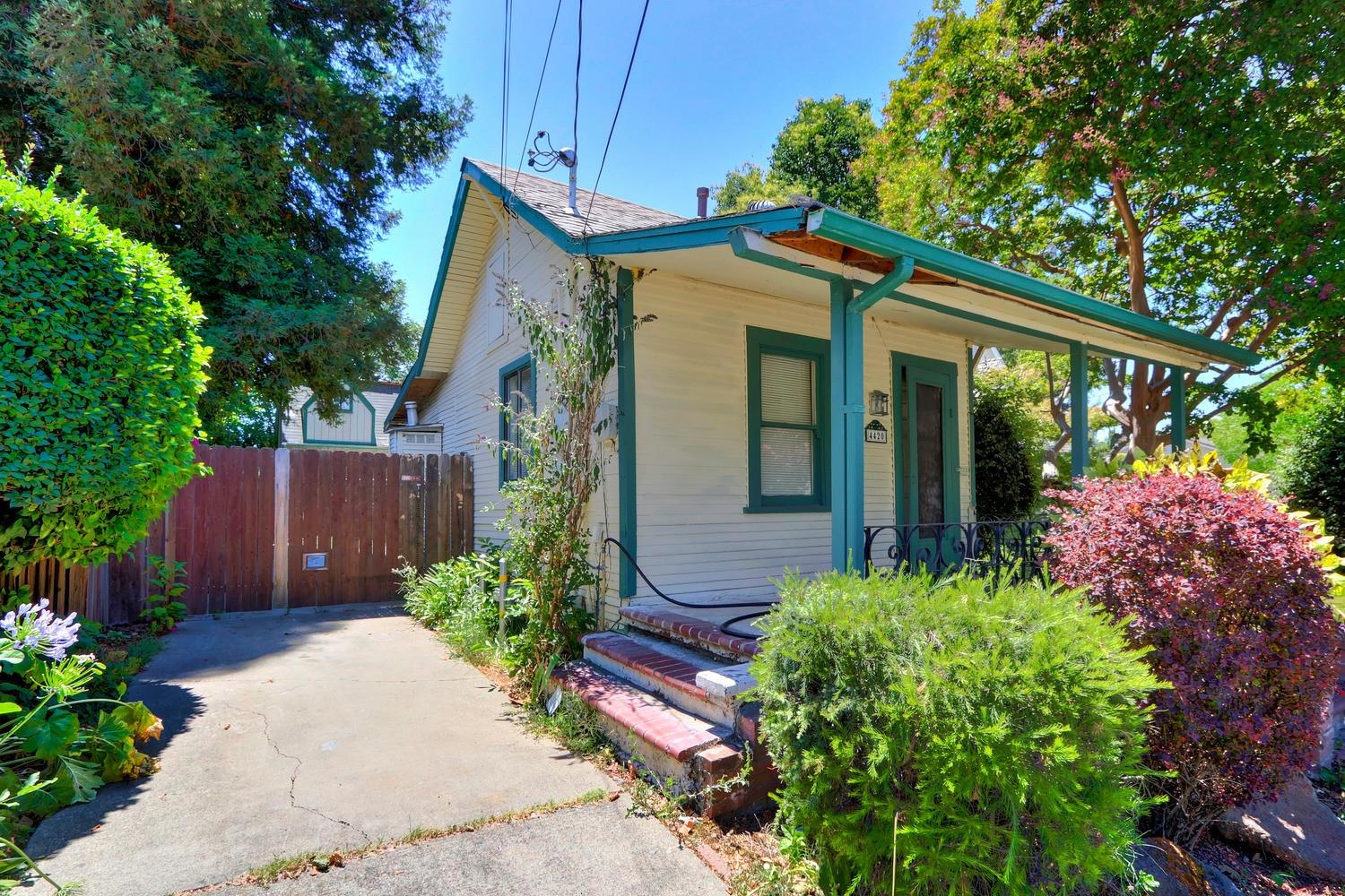 Dunnigan Realtors, East Sac,  4420 D Street, Sacramento, Sacramento, California, United States 95819, 2 Bedrooms Bedrooms, ,1 BathroomBathrooms,Single Family Home,Active Listings,D Street,1262