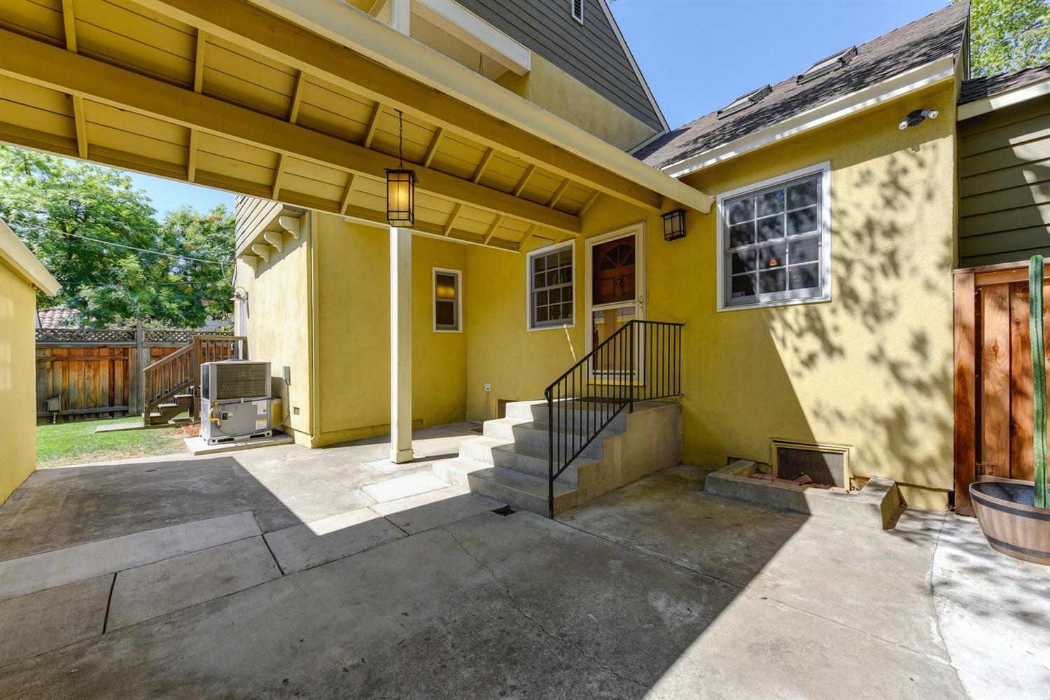 Dunnigan Realtors, Curtis Park, 2440 4th Ave, Sacramento, Sacramento, California, United States 95818, 4 Bedrooms Bedrooms, ,3 BathroomsBathrooms,Single Family Home,Sold Listings,4th Ave,1265