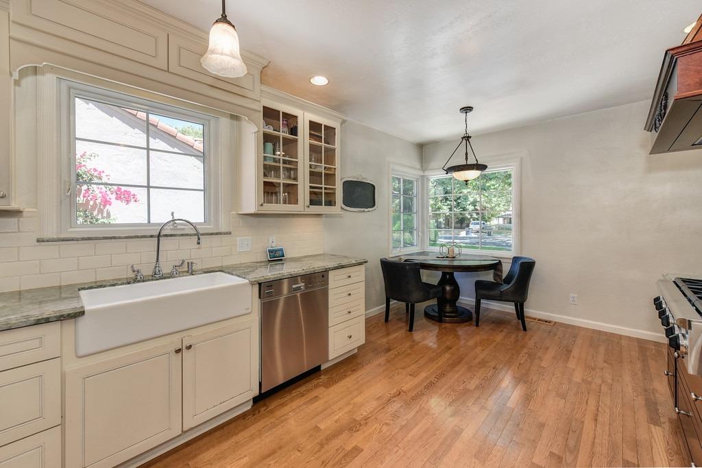 Dunnigan Realtors, Land Park, 2710 Land Park Dr, Sacramento, Sacramento, California, United States 95818, 3 Bedrooms Bedrooms, ,1 BathroomBathrooms,Single Family Home,Sold Listings,Land Park Dr,1267