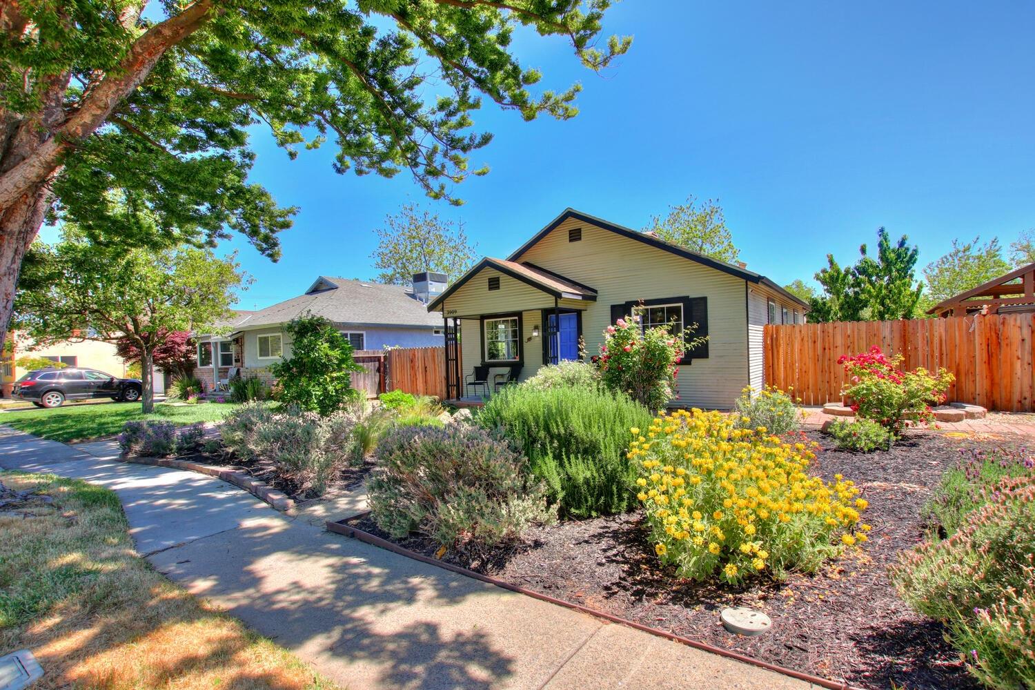 Dunnigan Realtors, Tahoe Park, 3909 65th, Sacramento, Sacramento, California, United States 95820, 3 Bedrooms Bedrooms, ,2 BathroomsBathrooms,Single Family Home,Active Listings,65th,1285