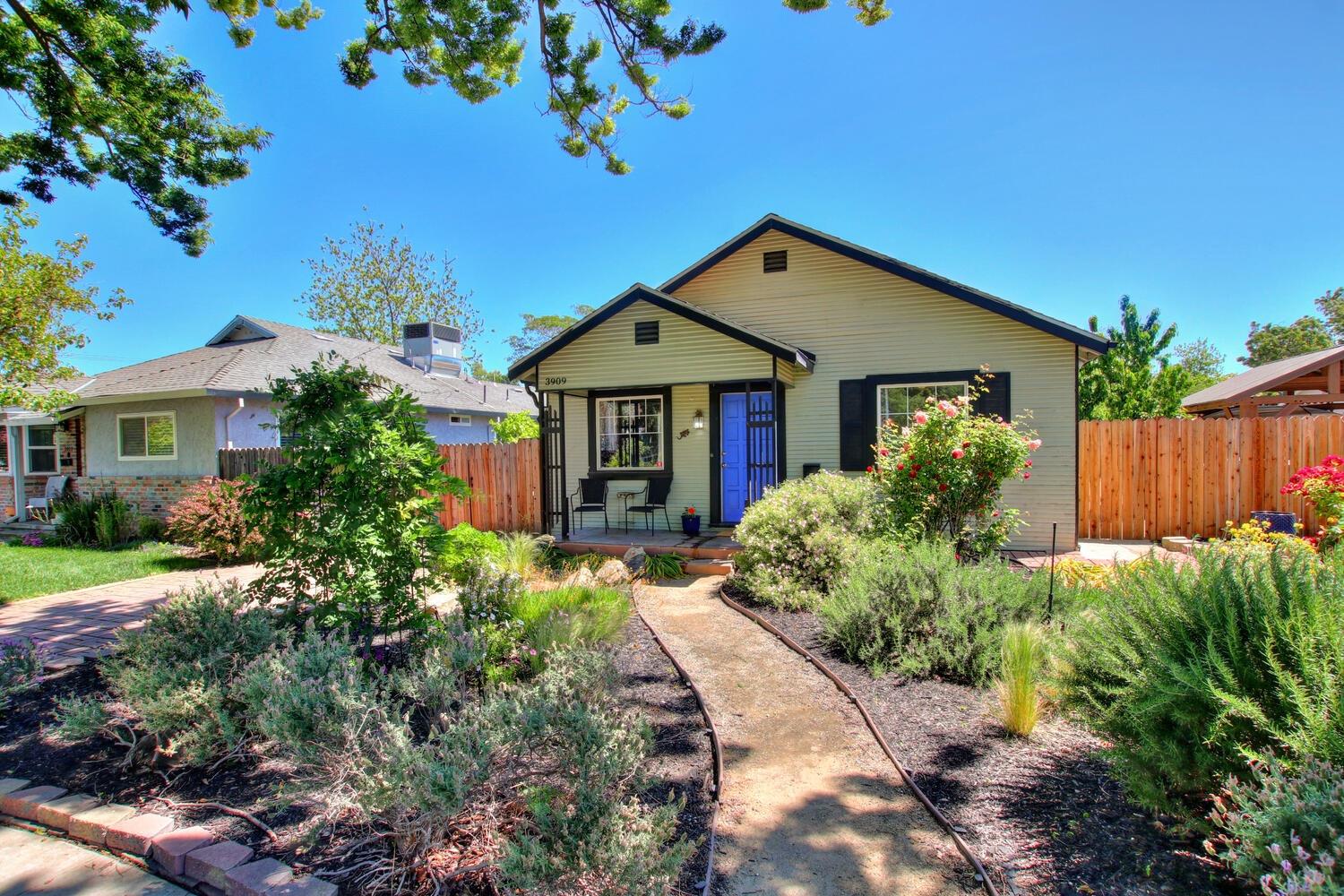 Dunnigan Realtors, Tahoe Park, 3909 65th, Sacramento, Sacramento, California, United States 95820, 3 Bedrooms Bedrooms, ,2 BathroomsBathrooms,Single Family Home,Active Listings,65th,1285