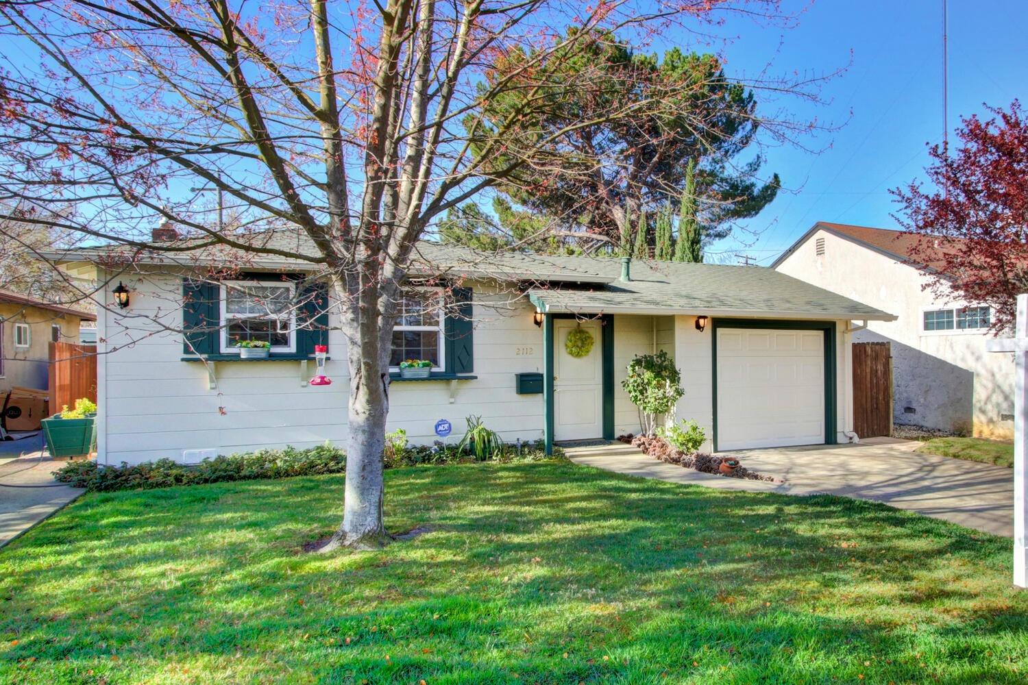 Dunnigan Realtors, Hollywood Park, 2112 Shielah Way, Sacramento, California, United States 95822, 3 Bedrooms Bedrooms, ,2 BathroomsBathrooms,Single Family Home,Sold Listings,Shielah Way,1311