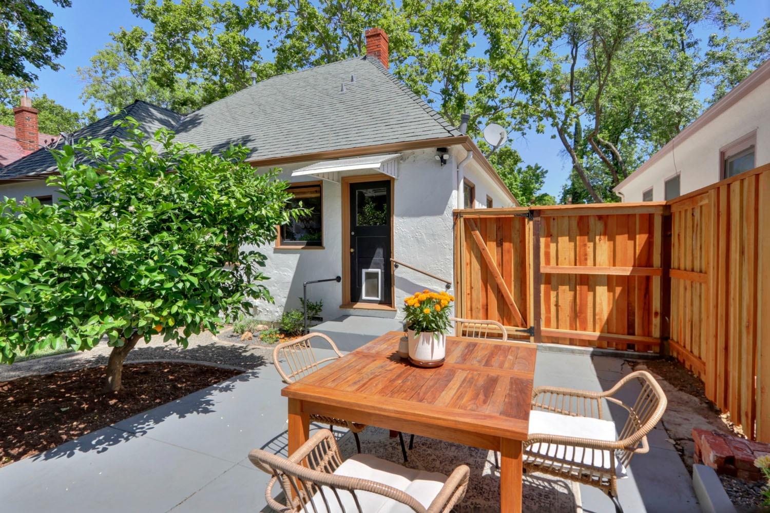 Dunnigan Realtors, Curtis Park, 2840 3rd Ave, Sacramento, California, United States 95818, 3 Bedrooms Bedrooms, ,1 BathroomBathrooms,Single Family Home,Sold Listings,3rd Ave,1316