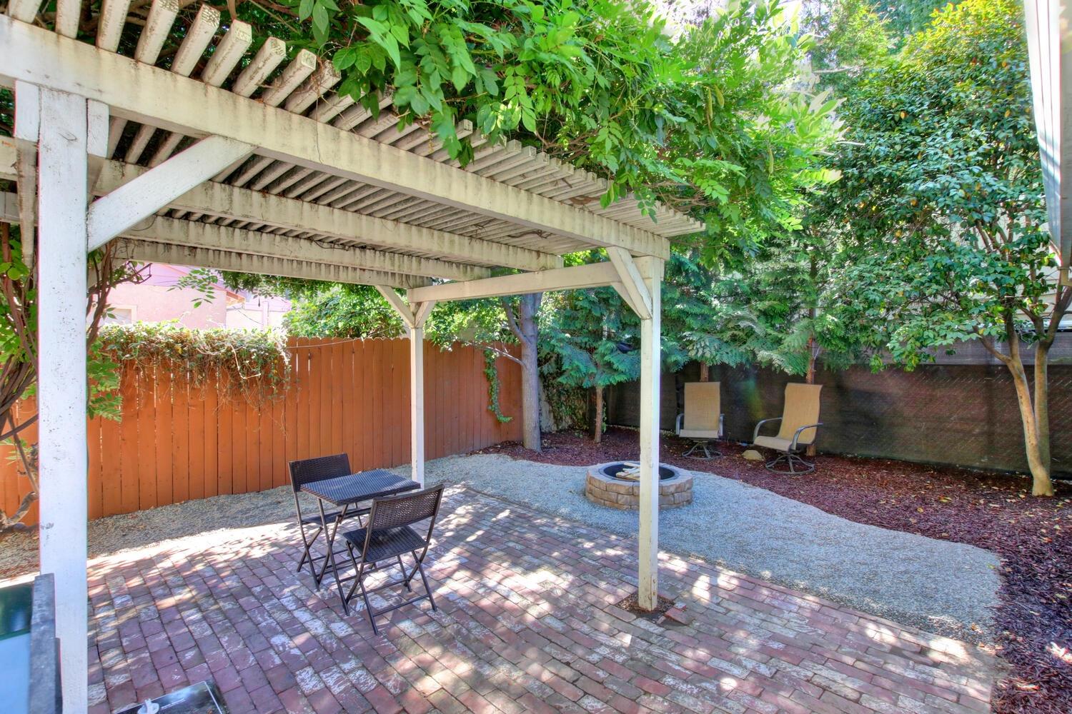 Dunnigan, Realtors, Midtown,  220 27th St, Sacramento, California, United States 95816, 2 Bedrooms Bedrooms, ,1 BathroomBathrooms,Single Family Home,Active Listings,27th St,1318