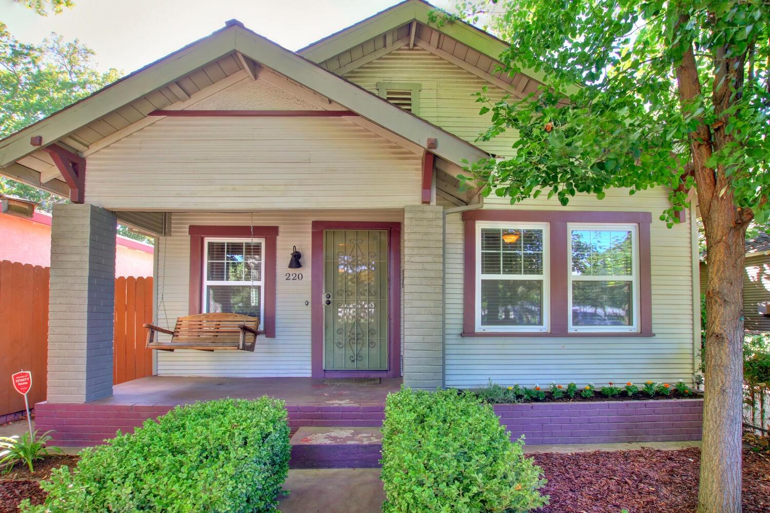 Dunnigan, Realtors, Midtown,  220 27th St, Sacramento, California, United States 95816, 2 Bedrooms Bedrooms, ,1 BathroomBathrooms,Single Family Home,Active Listings,27th St,1318