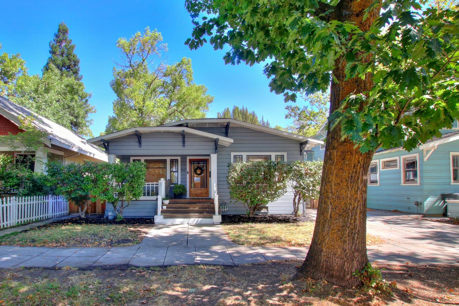 East Sac, Dunnigan Realtors, 3027 E St, Sacramento, California, United States 95816, 3 Bedrooms Bedrooms, ,2 BathroomsBathrooms,Single Family Home,Active Listings,E St,1322