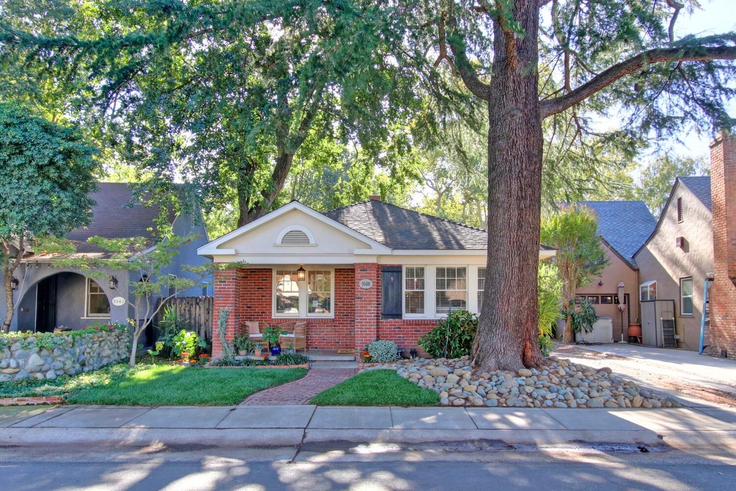 Dunnigan Realtors, East Sac, 3528 D St, Sacramento, California, United States 95816, 2 Bedrooms Bedrooms, ,1 BathroomBathrooms,Single Family Home,Active Listings,D St,1327