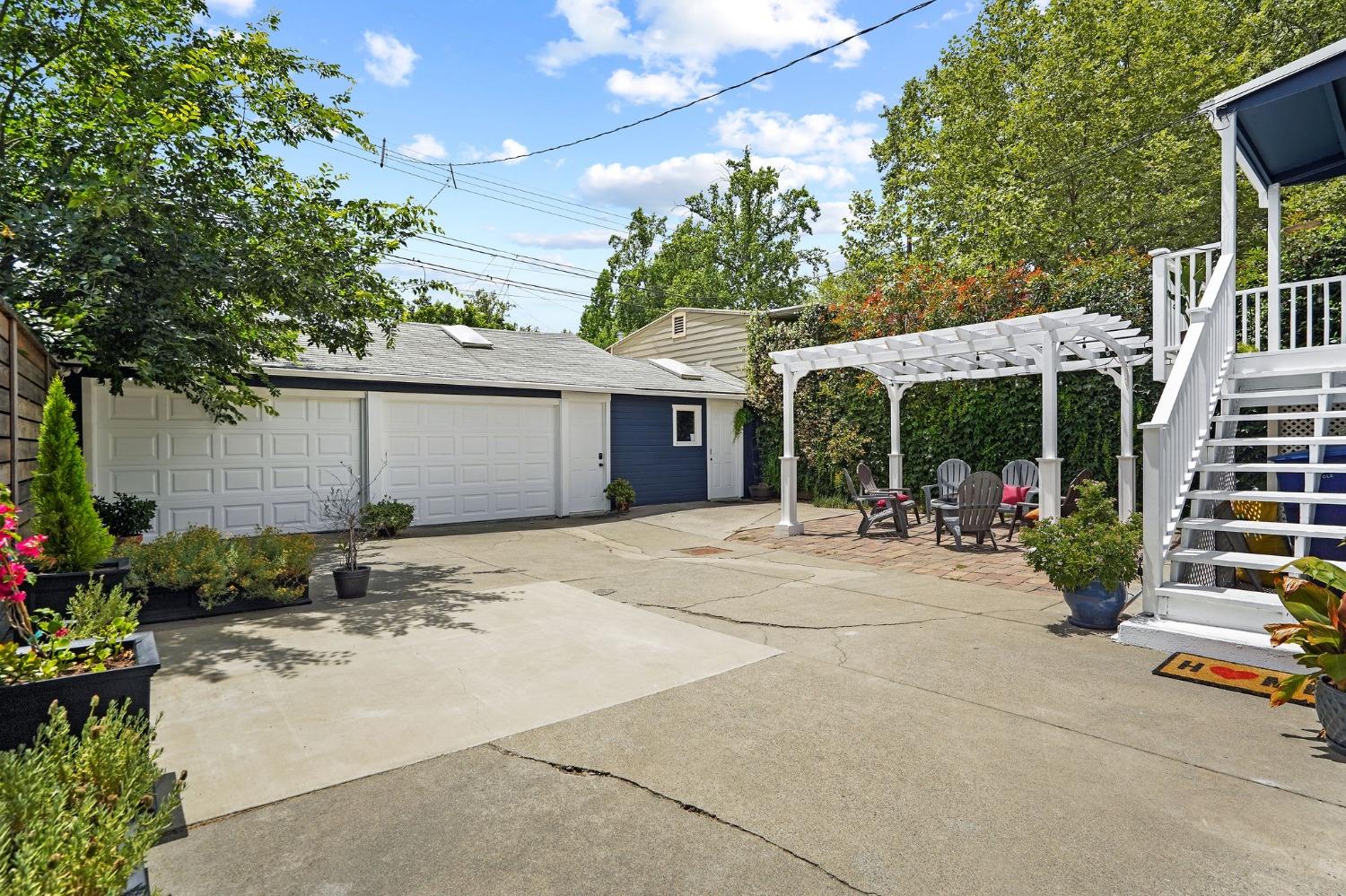 Dunnigan Realtors, Land Park, 1910 3rd Ave, Sacramento, California, United States 95818, 5 Bedrooms Bedrooms, ,2 BathroomsBathrooms,Single Family Home,Sold Listings,3rd Ave,1356
