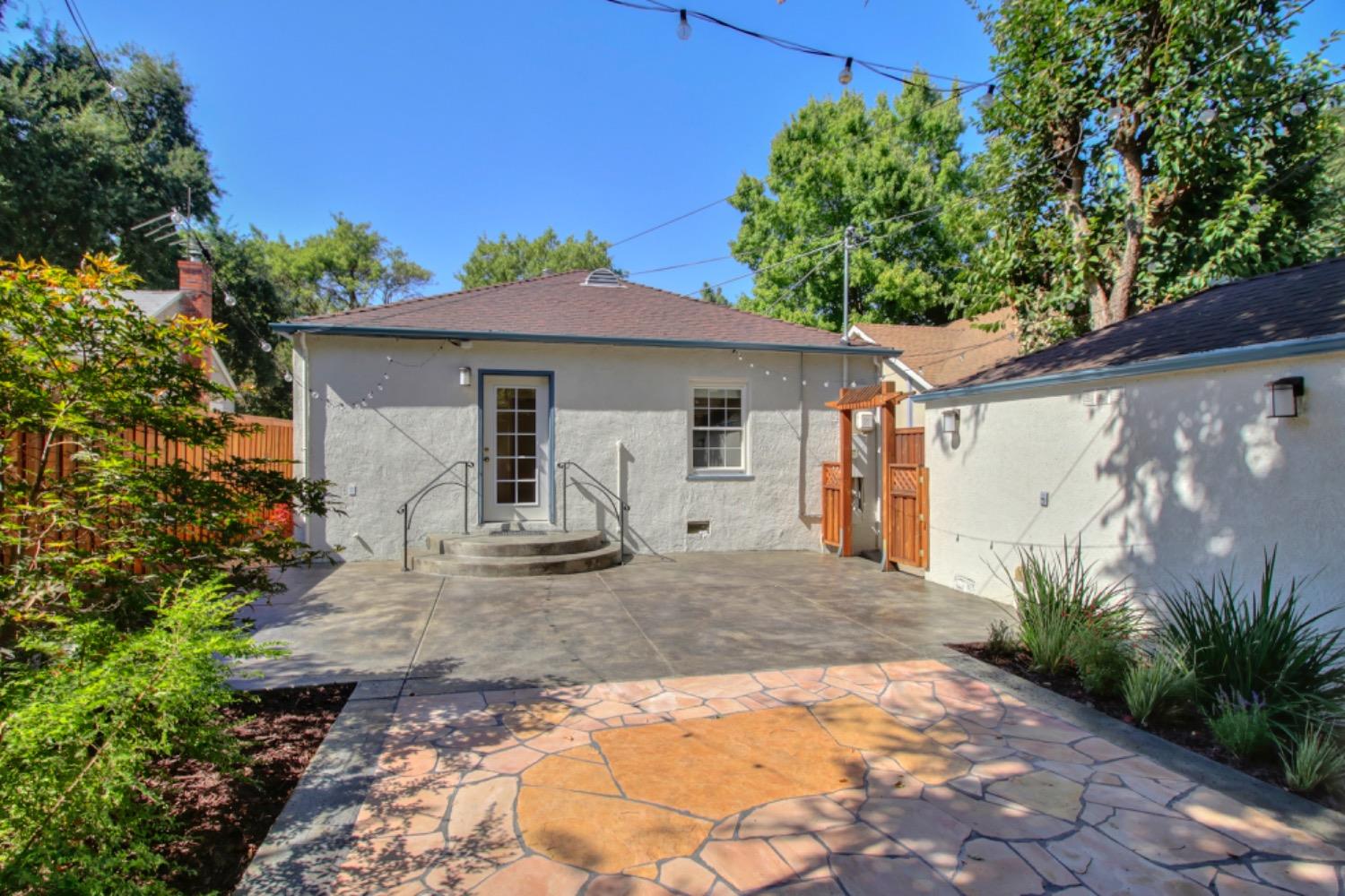 East Sac Dunnigan Realtors,  3522 D St, Sacramento, California, United States 95816, 2 Bedrooms Bedrooms, ,1 BathroomBathrooms,Single Family Home,Active Listings,D St,1362