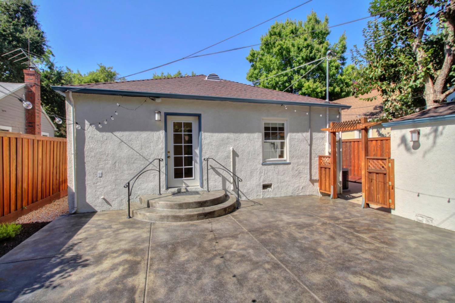 East Sac Dunnigan Realtors,  3522 D St, Sacramento, California, United States 95816, 2 Bedrooms Bedrooms, ,1 BathroomBathrooms,Single Family Home,Active Listings,D St,1362